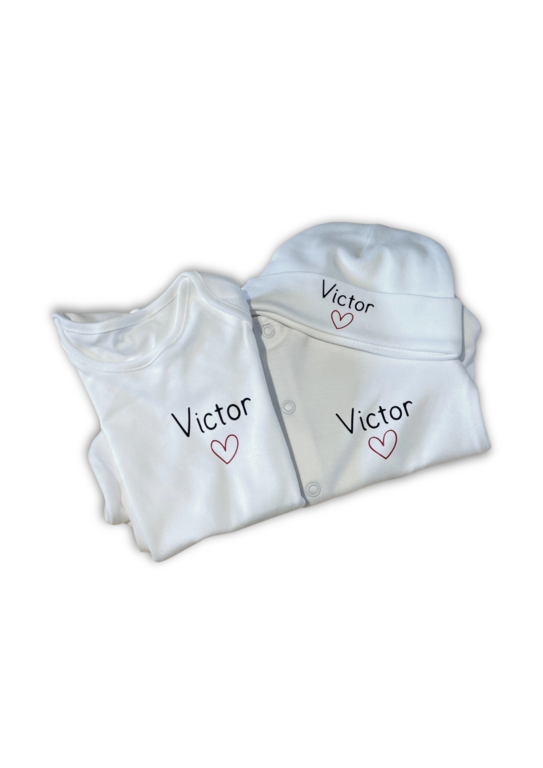Tenu de naissance personnalisé coeur